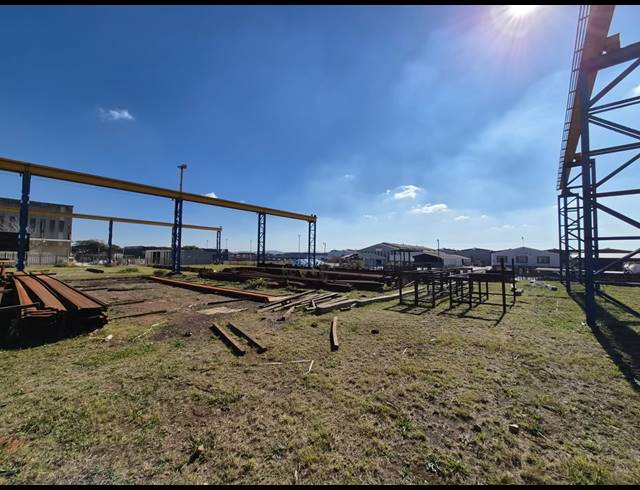 3,000M² INDUSTRIAL YARD TO LET IN ROODEKOP